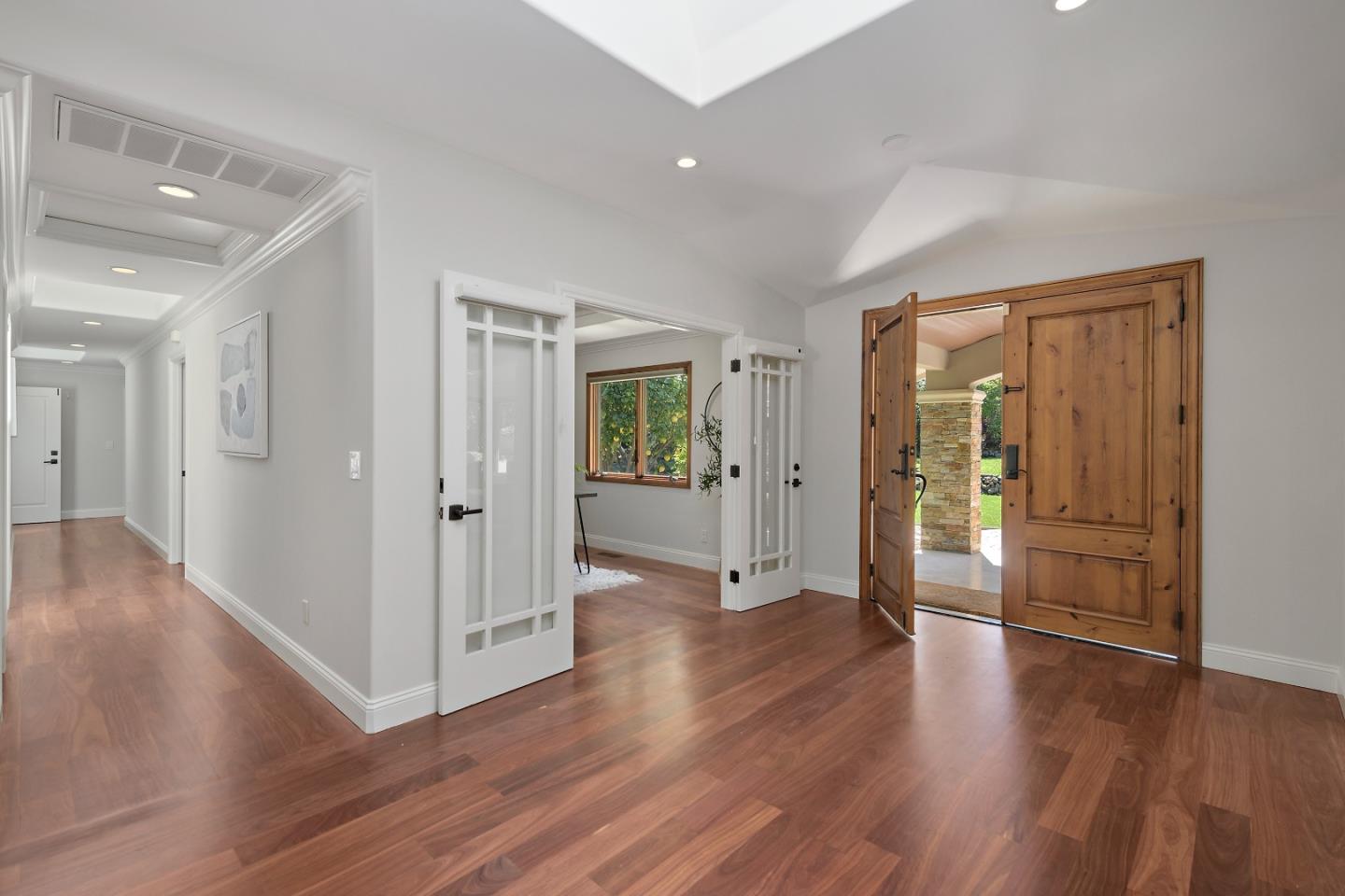 Detail Gallery Image 5 of 49 For 26485 St Francis Rd, Los Altos Hills,  CA 94022 - 5 Beds | 4/1 Baths