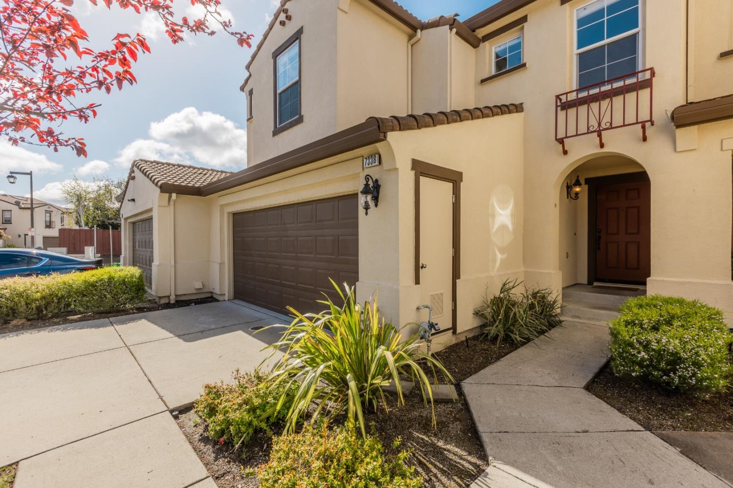 Detail Gallery Image 2 of 42 For 7338 Longmont Loop, Castro Valley,  CA 94552 - 3 Beds | 2/1 Baths