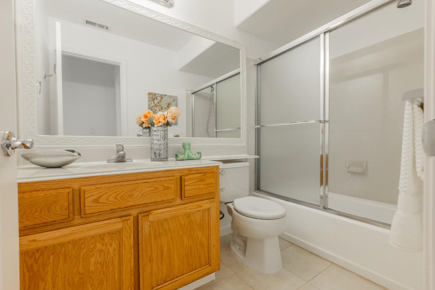 Detail Gallery Image 26 of 42 For 7338 Longmont Loop, Castro Valley,  CA 94552 - 3 Beds | 2/1 Baths