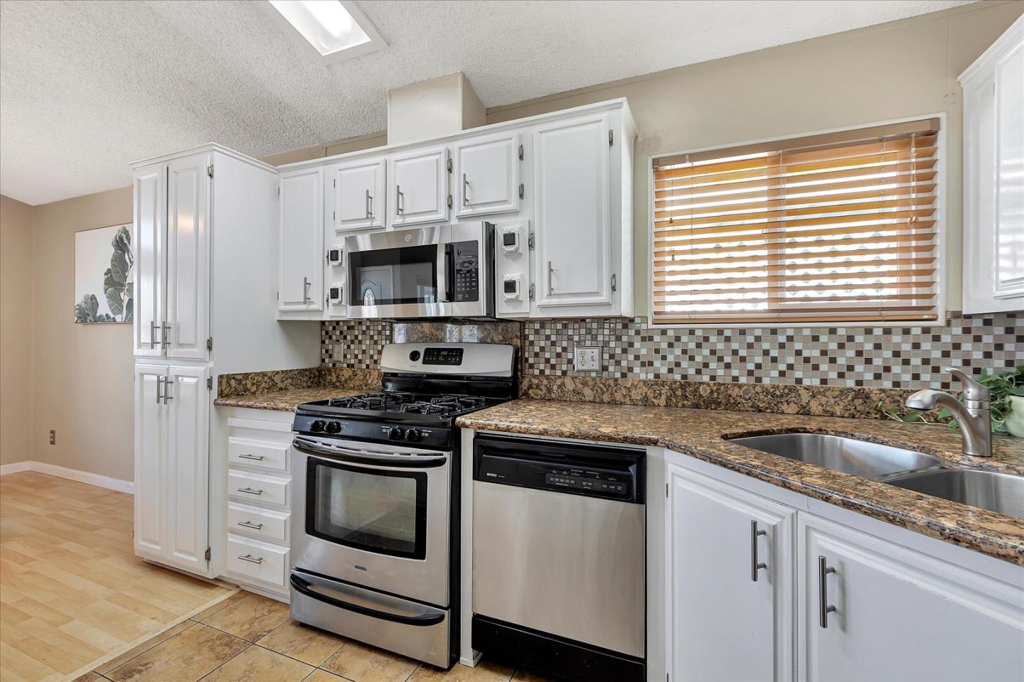 Detail Gallery Image 16 of 42 For 600 E Weddell Dr #117,  Sunnyvale,  CA 94089 - 3 Beds | 2 Baths