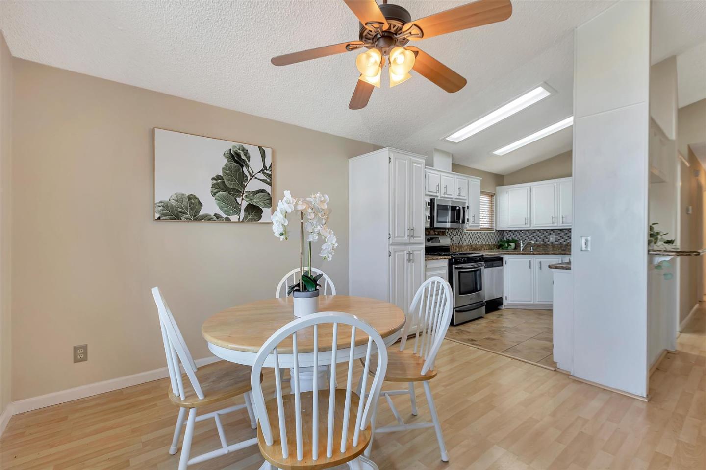 Detail Gallery Image 19 of 42 For 600 E Weddell Dr #117,  Sunnyvale,  CA 94089 - 3 Beds | 2 Baths