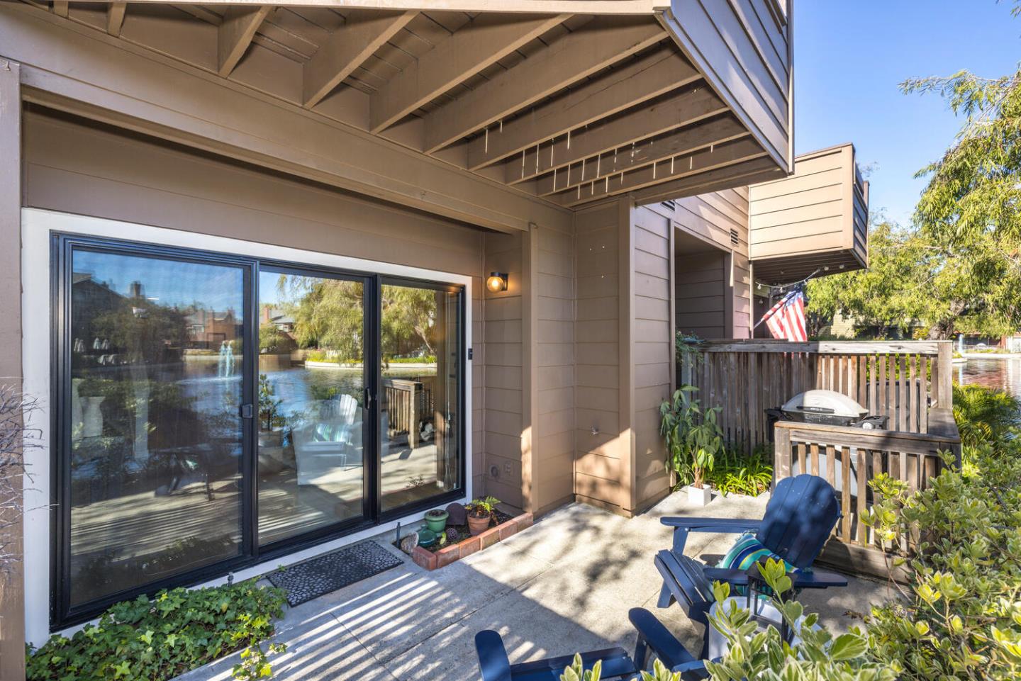 Detail Gallery Image 18 of 22 For 1137 Shoreline Dr, San Mateo,  CA 94404 - 2 Beds | 2/1 Baths
