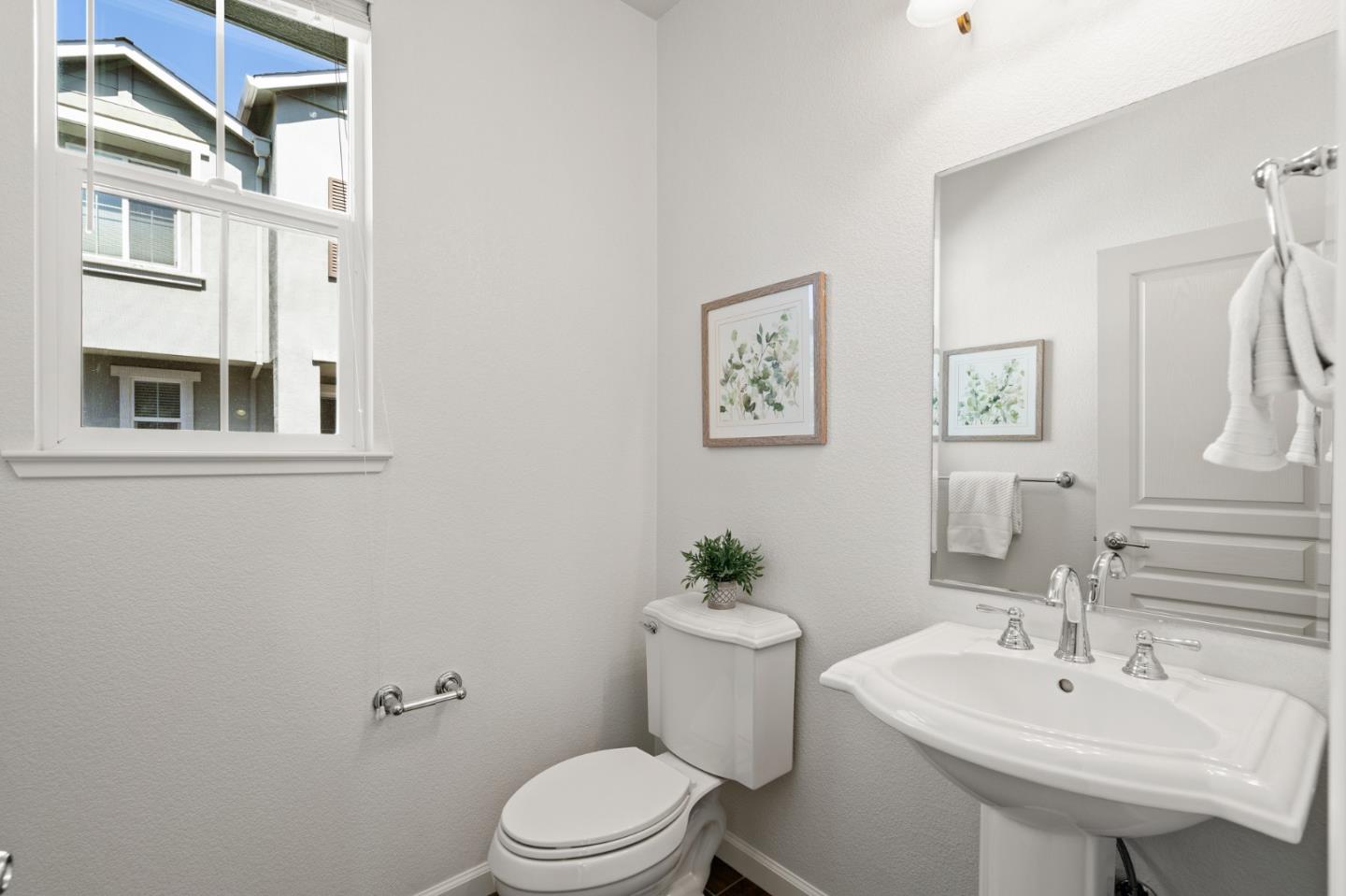 Detail Gallery Image 19 of 57 For 180 Isis Ct, Mountain View,  CA 94043 - 2 Beds | 2/1 Baths