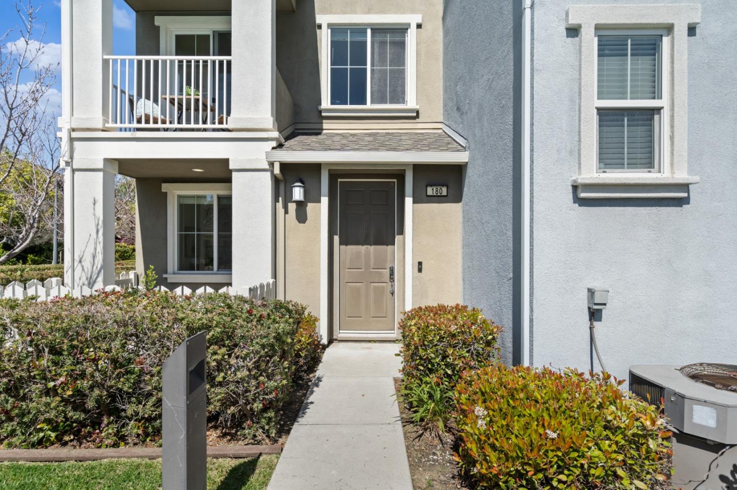 Detail Gallery Image 2 of 57 For 180 Isis Ct, Mountain View,  CA 94043 - 2 Beds | 2/1 Baths