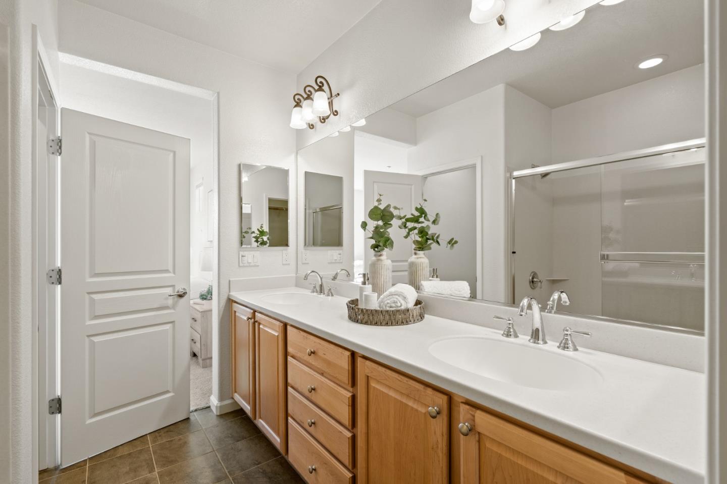 Detail Gallery Image 26 of 57 For 180 Isis Ct, Mountain View,  CA 94043 - 2 Beds | 2/1 Baths