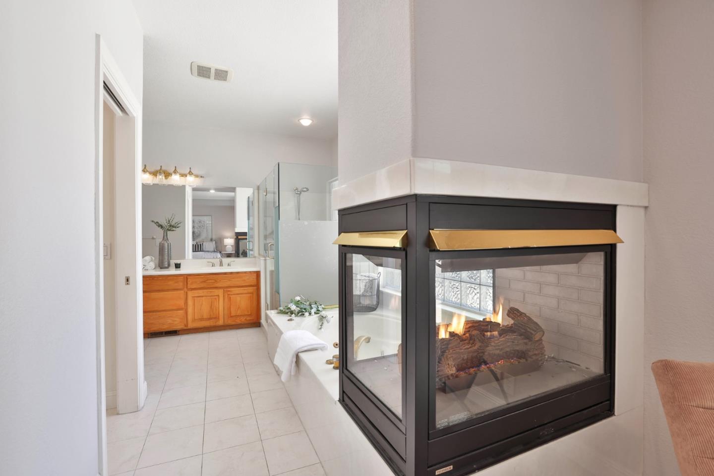 Detail Gallery Image 21 of 57 For 13409 Sterling Oak Ct, Saratoga,  CA 95070 - 5 Beds | 4/1 Baths