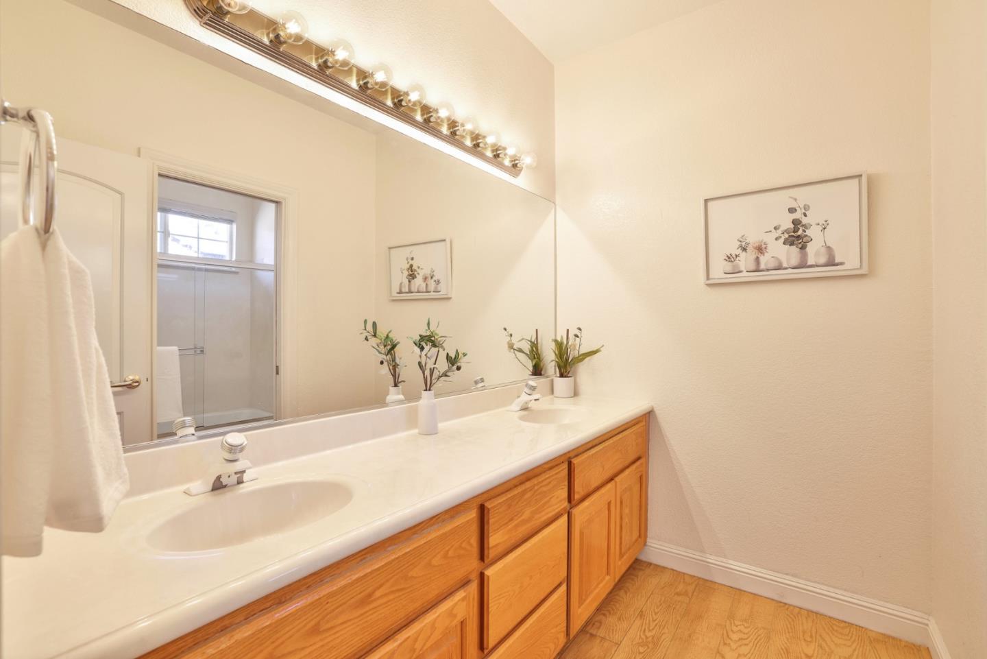 Detail Gallery Image 32 of 57 For 13409 Sterling Oak Ct, Saratoga,  CA 95070 - 5 Beds | 4/1 Baths