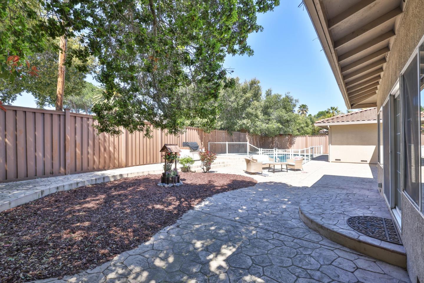 Detail Gallery Image 52 of 57 For 13409 Sterling Oak Ct, Saratoga,  CA 95070 - 5 Beds | 4/1 Baths