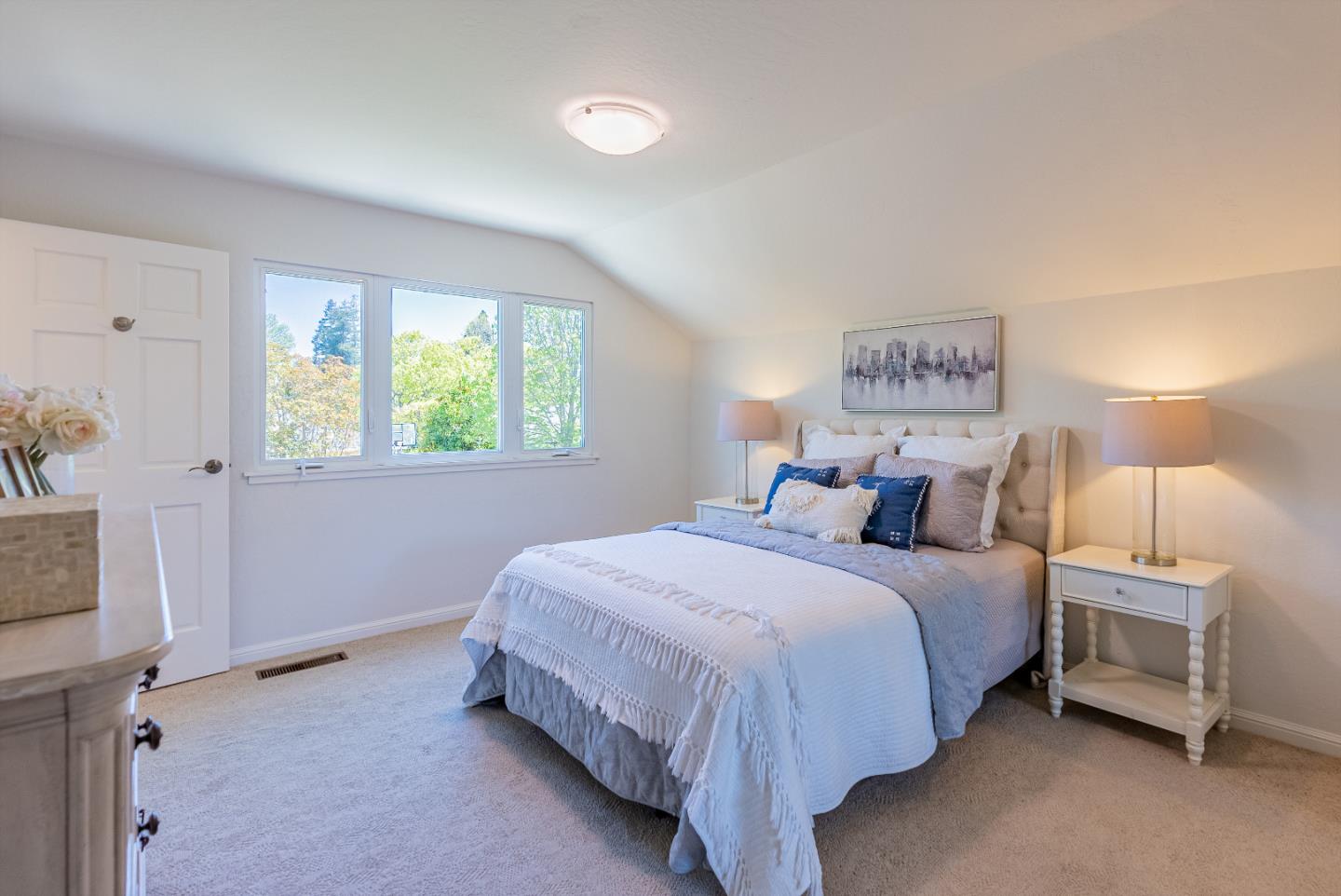 Detail Gallery Image 29 of 40 For 1721 Parkhills Ave, Los Altos,  CA 94024 - 5 Beds | 3/1 Baths