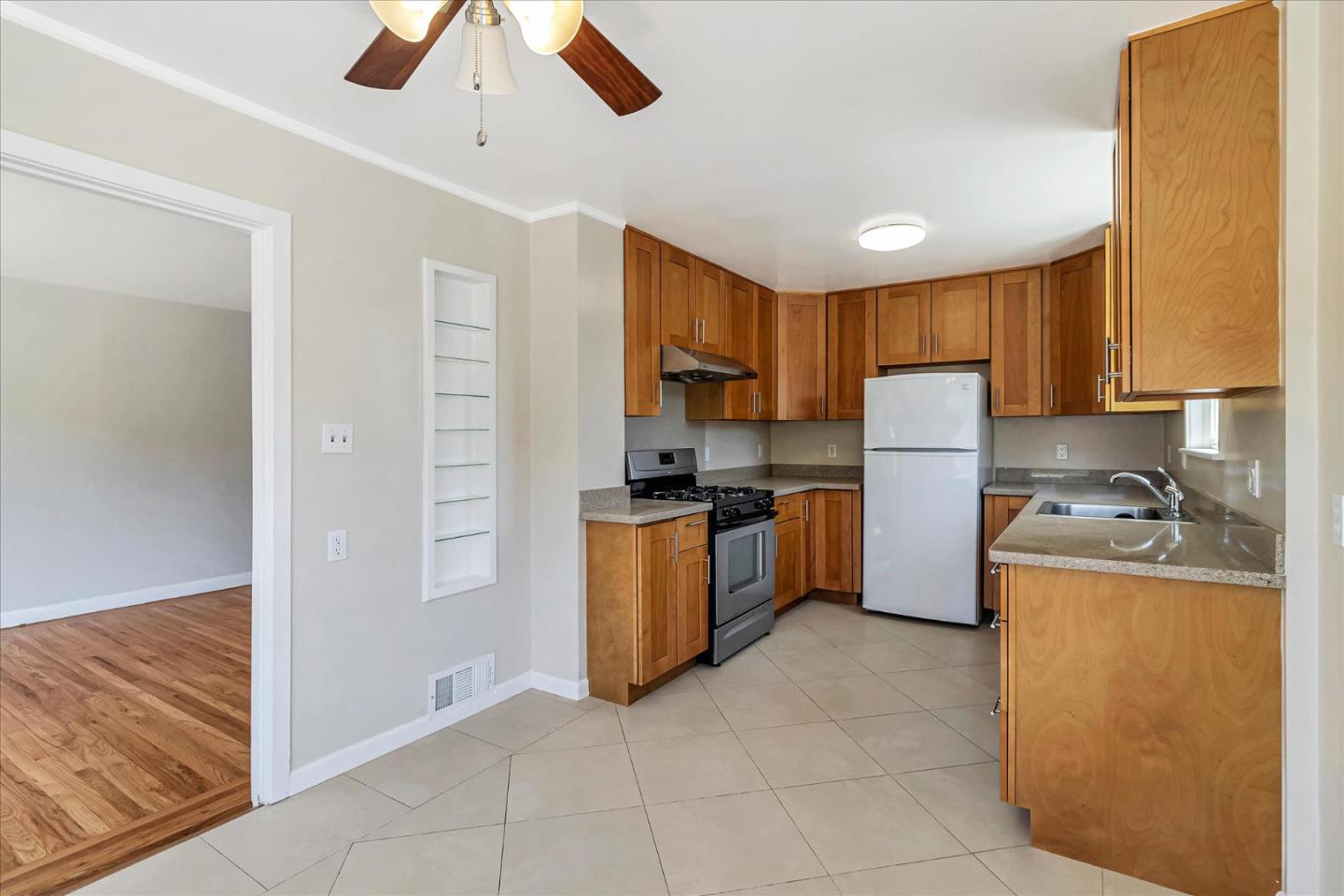 Detail Gallery Image 12 of 31 For 70 41st Ave #4,  San Mateo,  CA 94403 - 1 Beds | 1 Baths