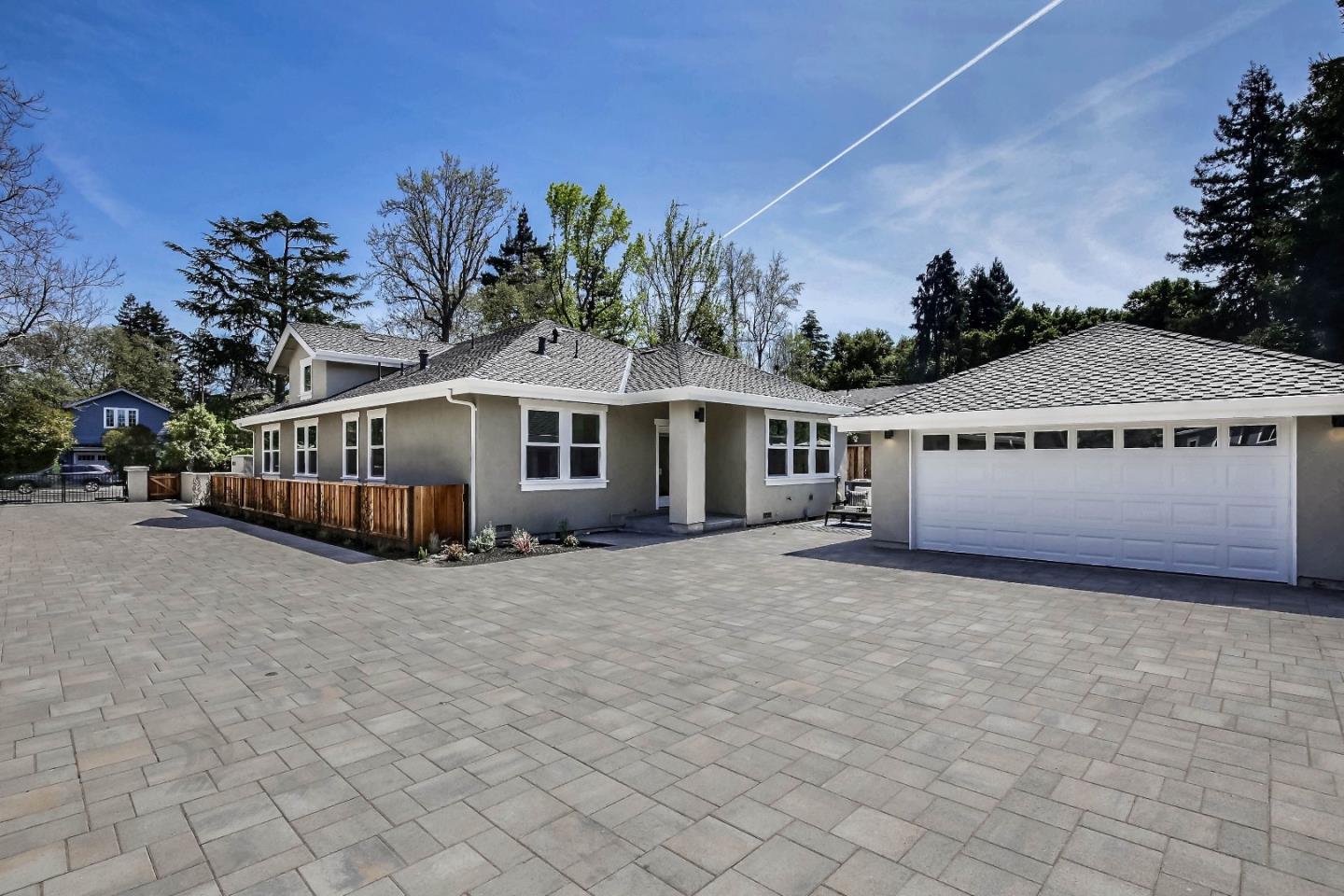 Photo of 267 Willow Rd in Menlo Park, CA