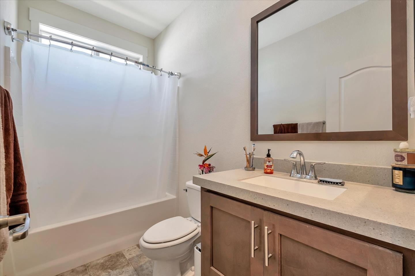 Detail Gallery Image 15 of 24 For 1454 Alcazar Ave #1454,  Hayward,  CA 94544 - 3 Beds | 2 Baths