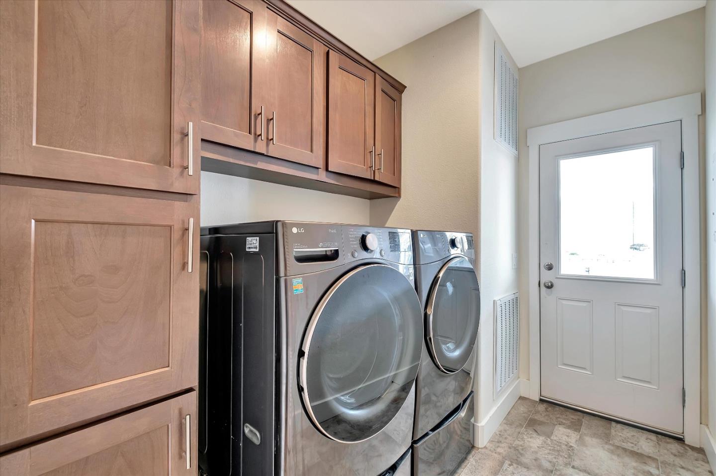 Detail Gallery Image 21 of 24 For 1454 Alcazar Ave #1454,  Hayward,  CA 94544 - 3 Beds | 2 Baths