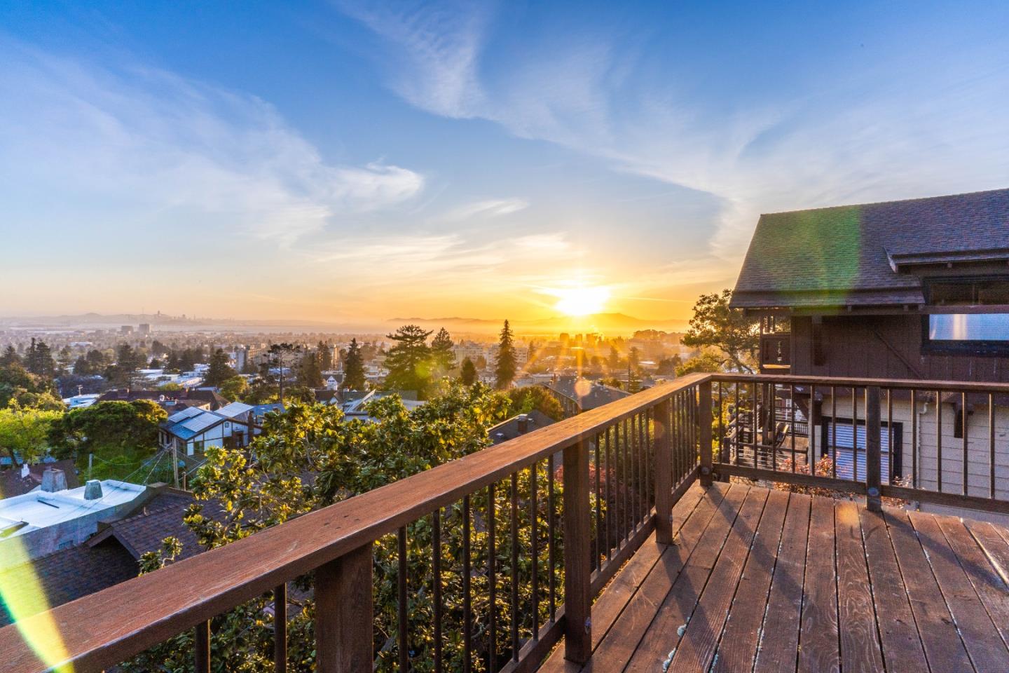 Detail Gallery Image 1 of 36 For 38 Panoramic Way, Berkeley,  CA 94704 - 3 Beds | 3/1 Baths
