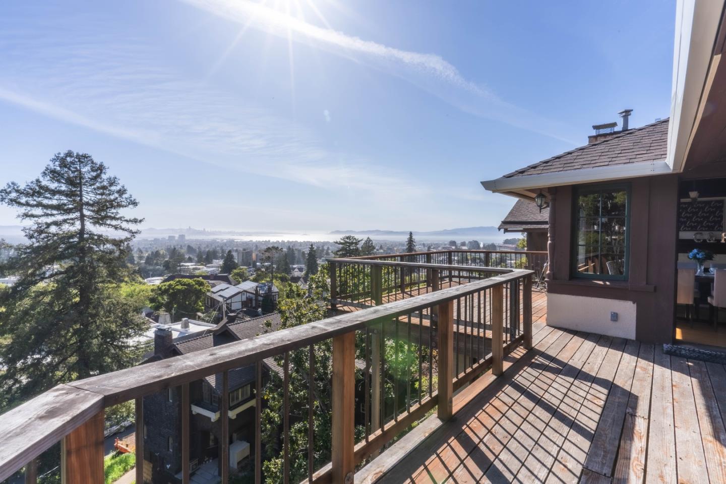 Detail Gallery Image 10 of 36 For 38 Panoramic Way, Berkeley,  CA 94704 - 3 Beds | 3/1 Baths