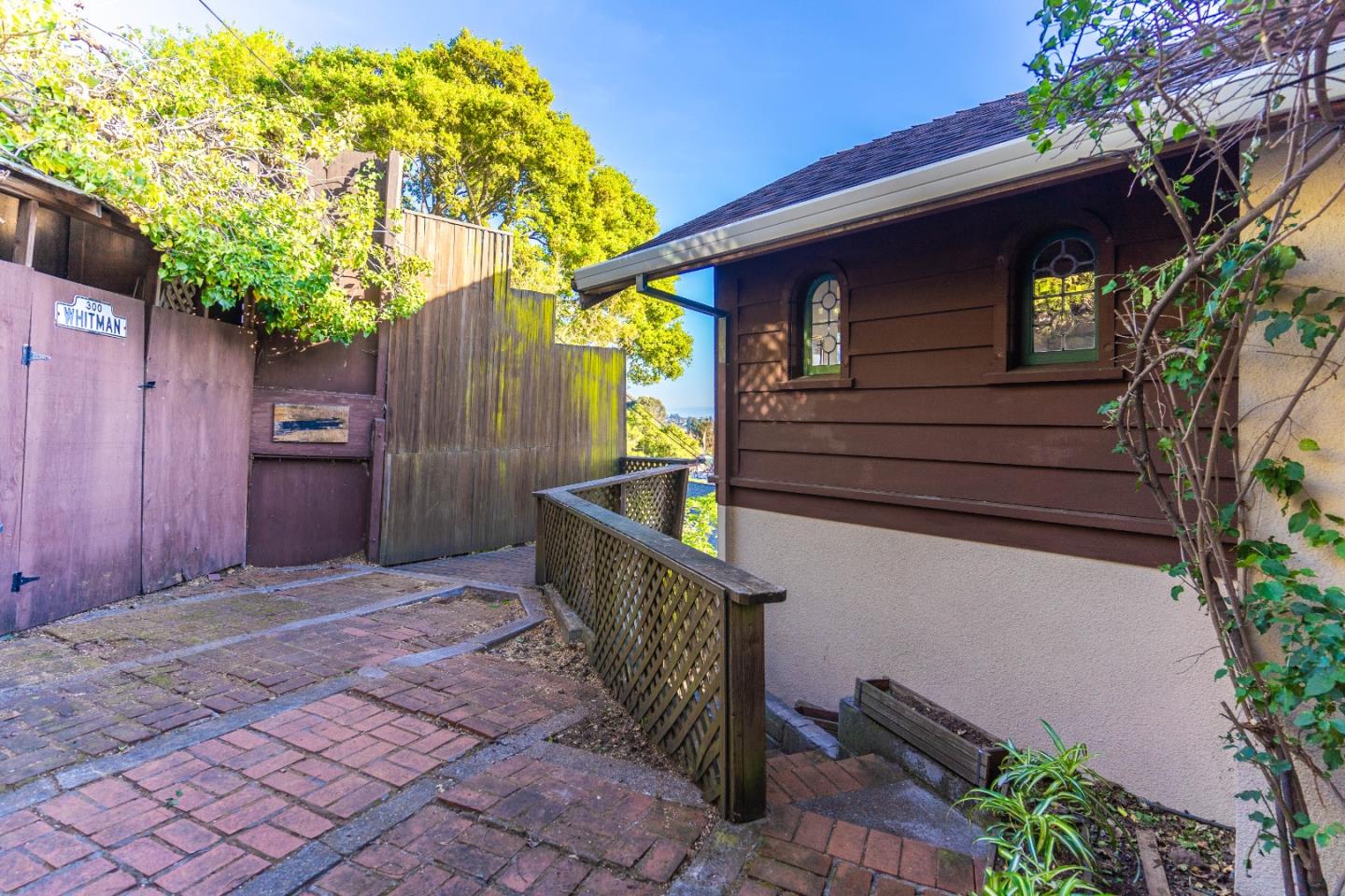 Detail Gallery Image 28 of 36 For 38 Panoramic Way, Berkeley,  CA 94704 - 3 Beds | 3/1 Baths