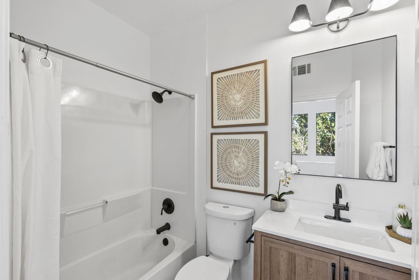 Detail Gallery Image 23 of 46 For 421 Kent Dr, Mountain View,  CA 94043 - 3 Beds | 2/1 Baths