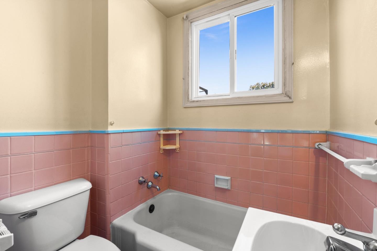 Detail Gallery Image 9 of 33 For 315 Orizaba Ave, San Francisco,  CA 94132 - – Beds | – Baths