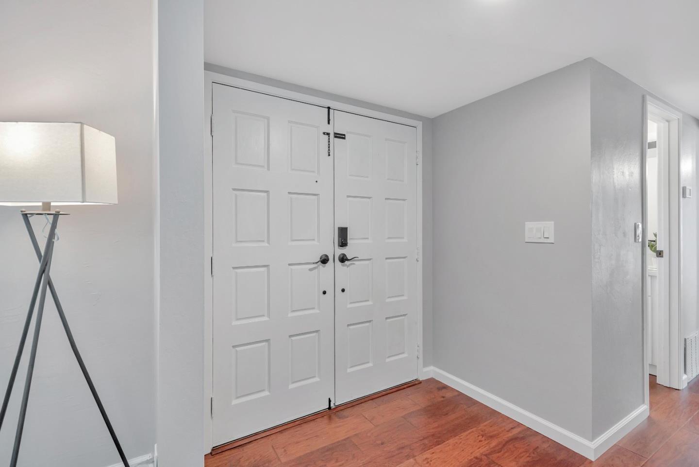 Detail Gallery Image 5 of 56 For 43 College View Way, Belmont,  CA 94002 - 4 Beds | 2/1 Baths