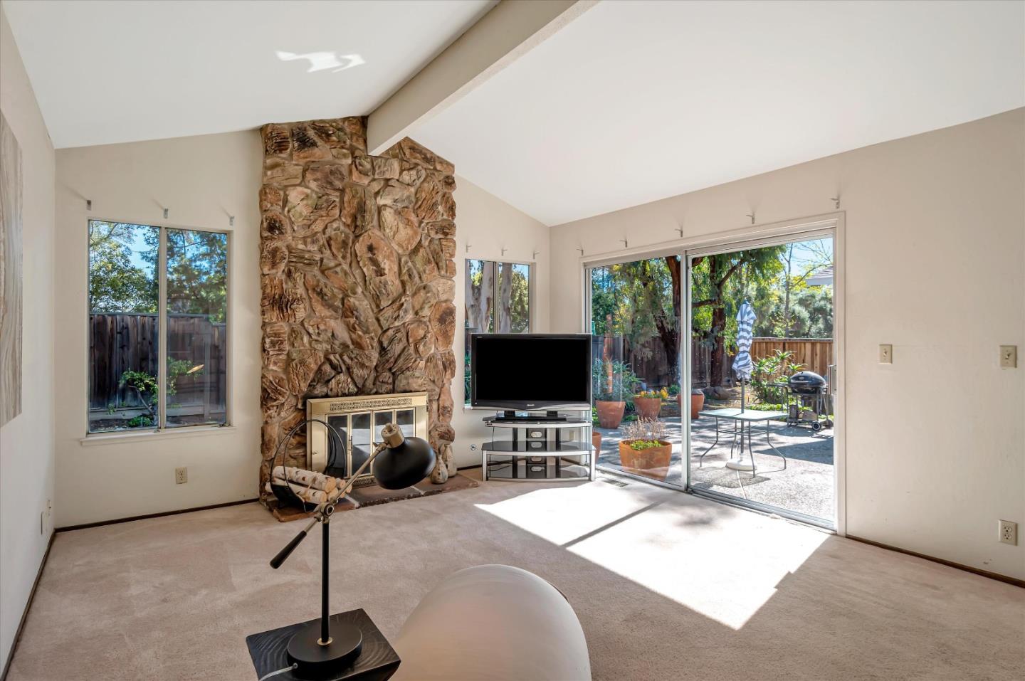 Detail Gallery Image 9 of 38 For 1815 Granger Ave, Los Altos,  CA 94024 - 4 Beds | 2/1 Baths