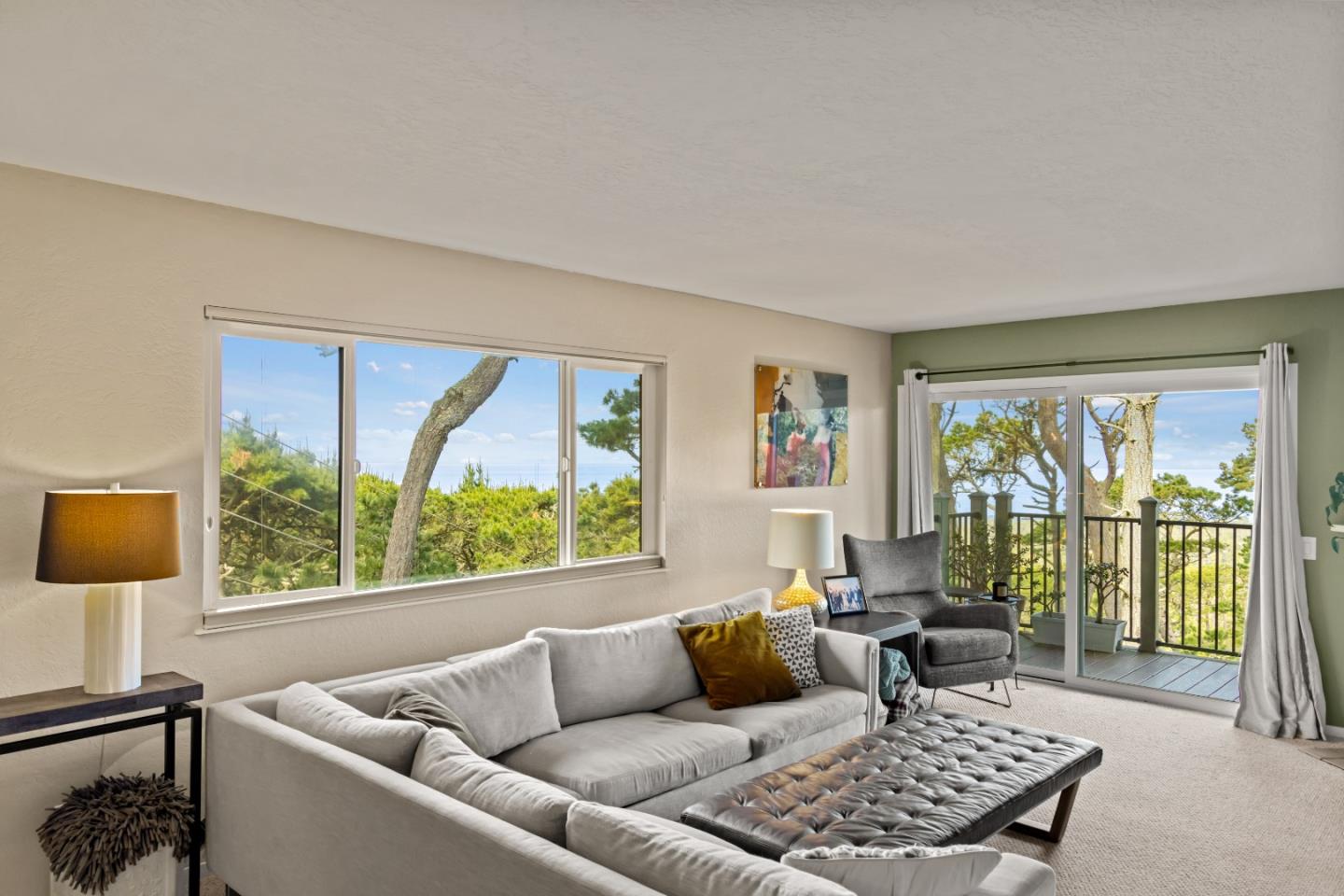 Detail Gallery Image 6 of 15 For 250 Forest Ridge Rd #2,  Monterey,  CA 93940 - 2 Beds | 1 Baths