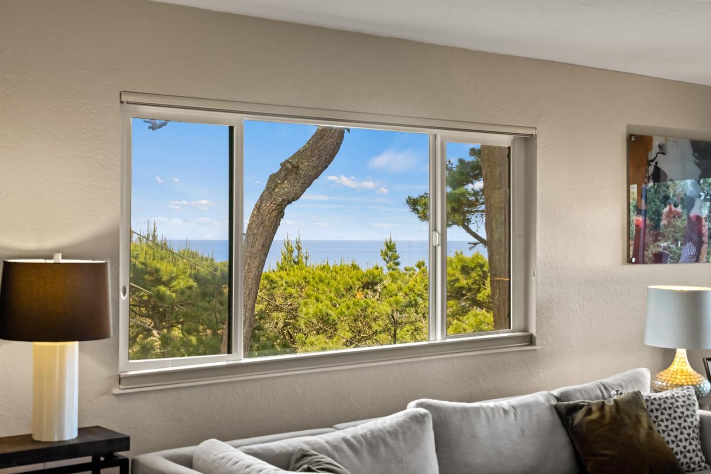 Detail Gallery Image 7 of 15 For 250 Forest Ridge Rd #2,  Monterey,  CA 93940 - 2 Beds | 1 Baths