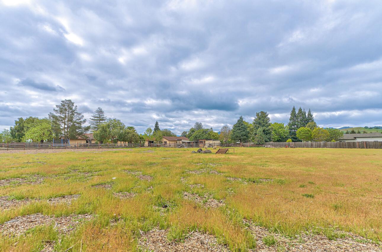 225 Cox Ave, San Martin, CA 95046 4 Beds 2/1 Baths