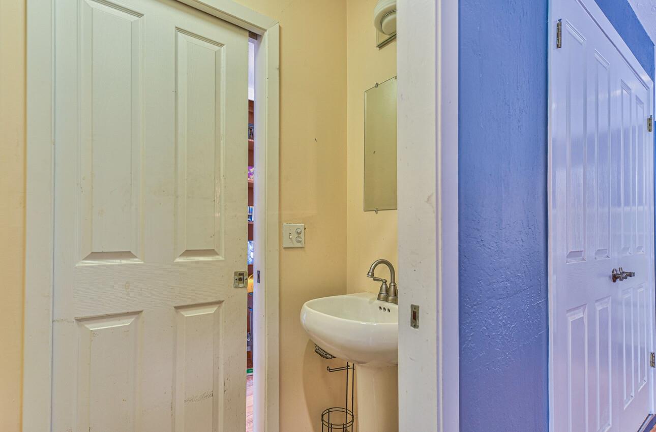 Detail Gallery Image 33 of 41 For 225 Cox Ave, San Martin,  CA 95046 - 4 Beds | 2/1 Baths
