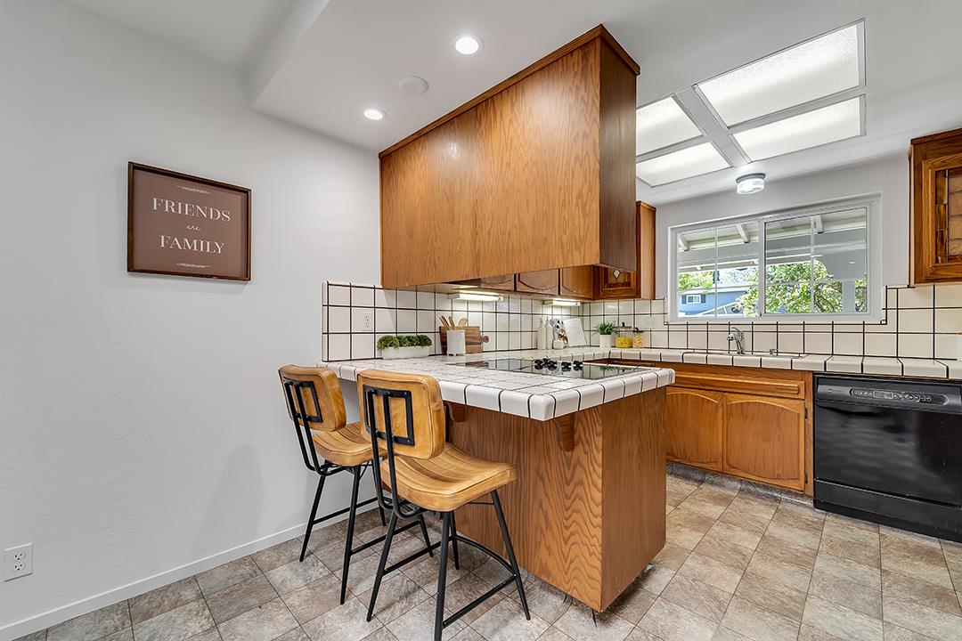 Detail Gallery Image 11 of 36 For 2255 Highland Park Ln, Campbell,  CA 95008 - 4 Beds | 2 Baths