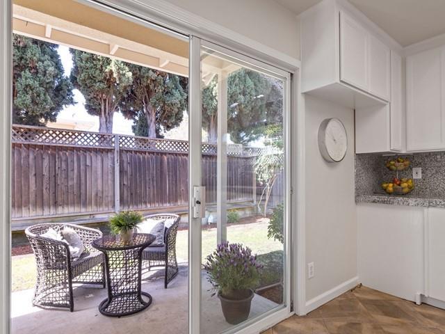 Detail Gallery Image 14 of 35 For 838 Excell Ct, Mountain View,  CA 94043 - 3 Beds | 2/1 Baths