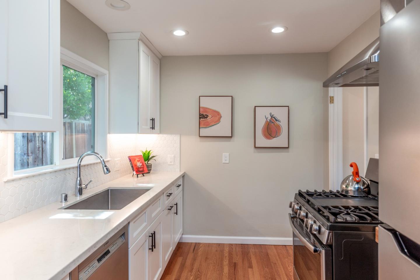 Detail Gallery Image 10 of 23 For 322 Beresford Ave, Redwood City,  CA 94061 - 3 Beds | 1 Baths