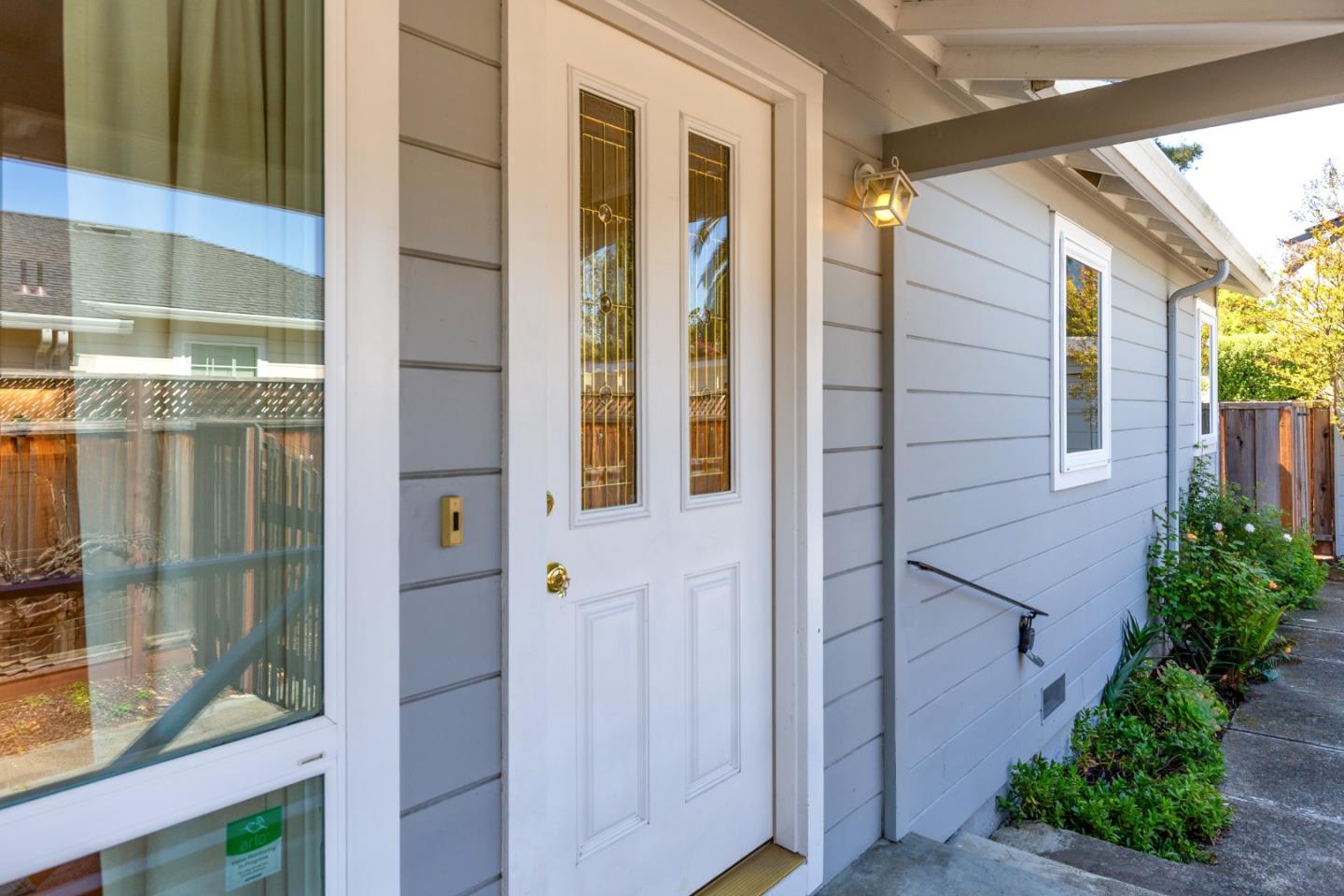 Detail Gallery Image 4 of 23 For 322 Beresford Ave, Redwood City,  CA 94061 - 3 Beds | 1 Baths