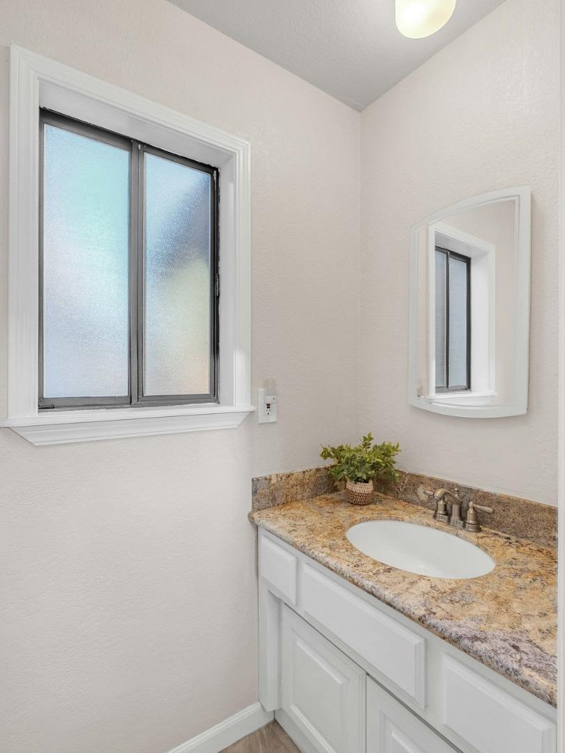 Detail Gallery Image 17 of 73 For 3519 Constance Dr, San Jose,  CA 95117 - 3 Beds | 2/1 Baths