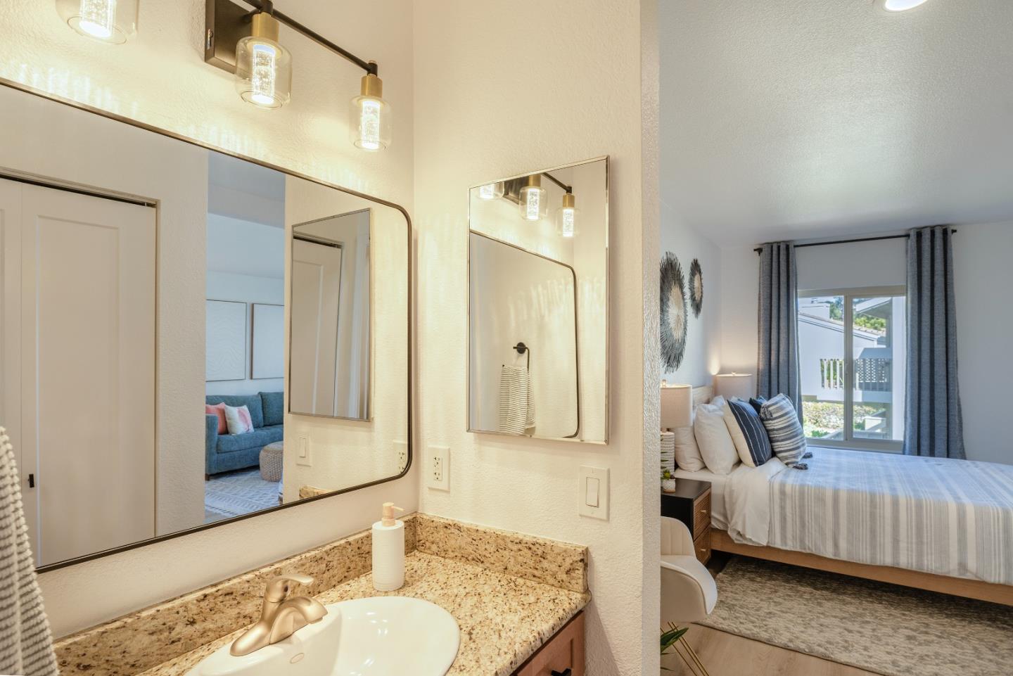 Detail Gallery Image 13 of 27 For 300 Glenwood Cir #308,  Monterey,  CA 93940 - 1 Beds | 1 Baths