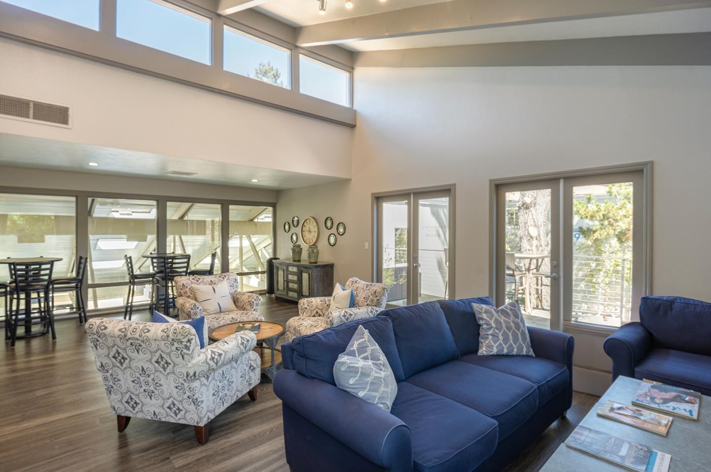 Detail Gallery Image 23 of 27 For 300 Glenwood Cir #308,  Monterey,  CA 93940 - 1 Beds | 1 Baths