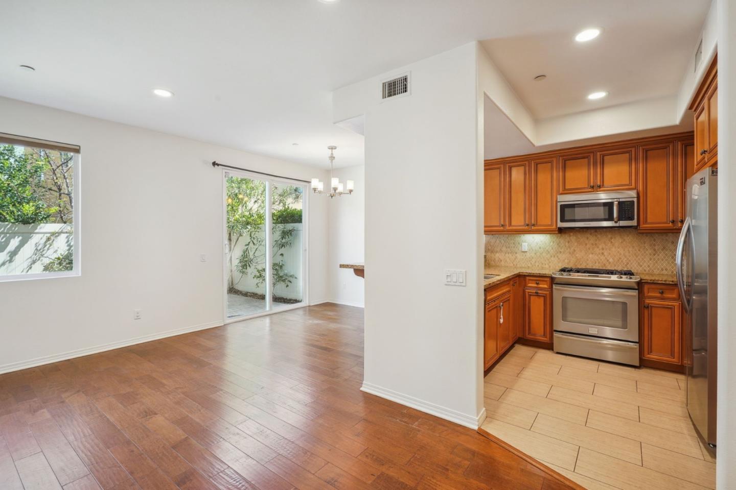 Detail Gallery Image 1 of 25 For 5858 Levi Ln, Van Nuys,  CA 91401 - 4 Beds | 2/1 Baths