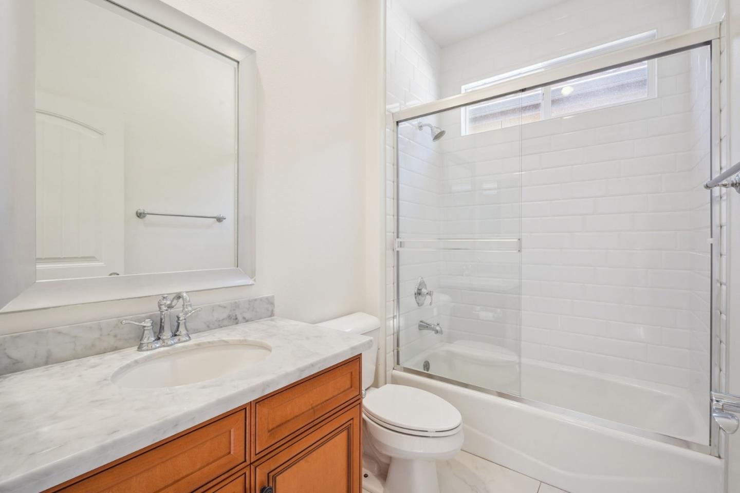 Detail Gallery Image 11 of 25 For 5858 Levi Ln, Van Nuys,  CA 91401 - 4 Beds | 2/1 Baths