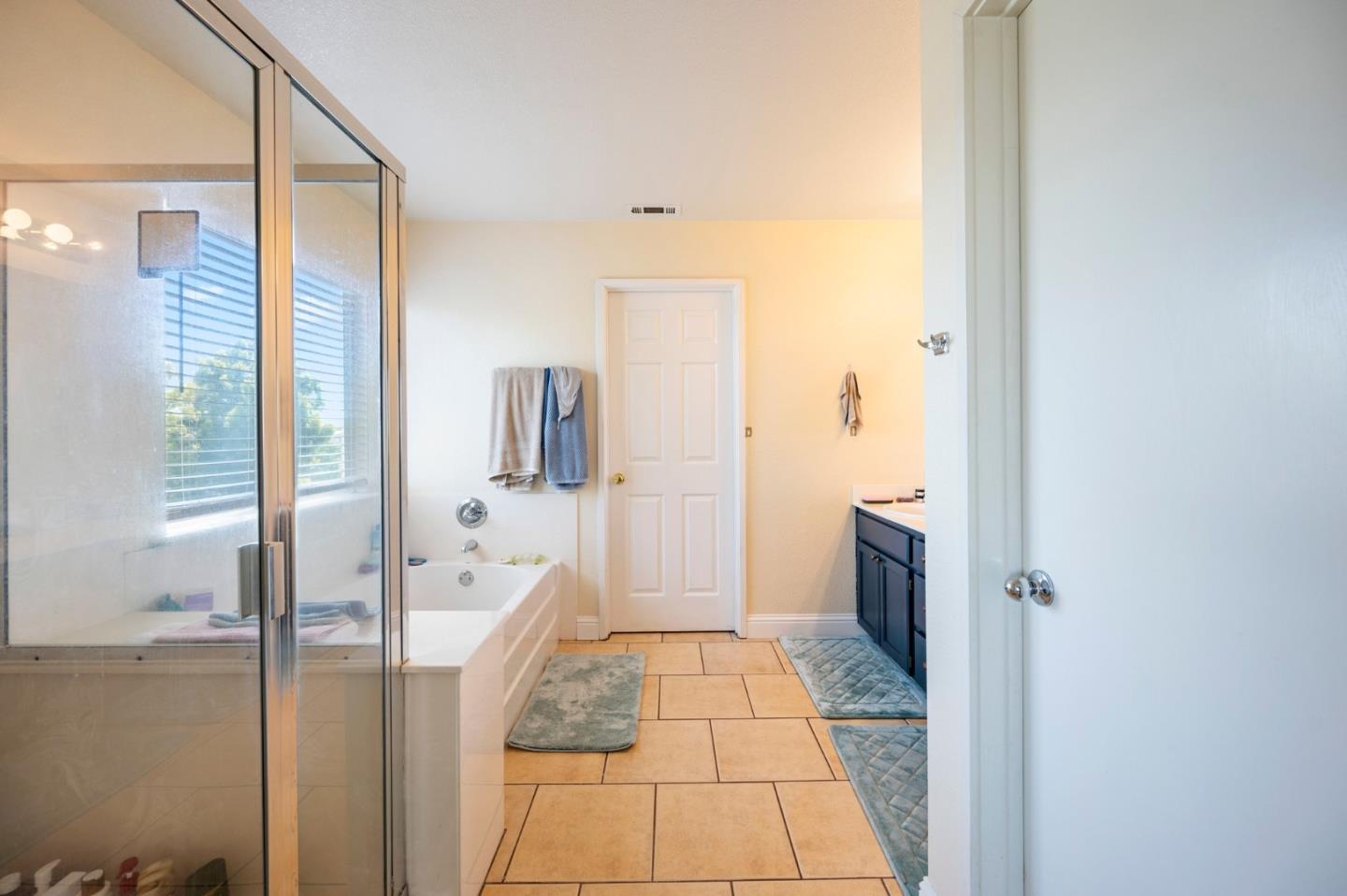 Detail Gallery Image 35 of 40 For 3645 Yacht Dr, Discovery Bay,  CA 94505 - 4 Beds | 2/1 Baths