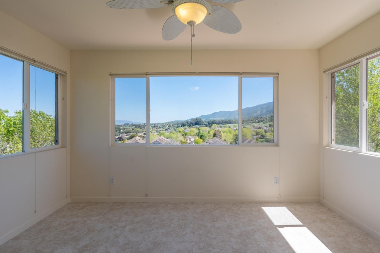 Detail Gallery Image 19 of 24 For 25341 Jasmine Ct, Salinas,  CA 93908 - 3 Beds | 2/1 Baths