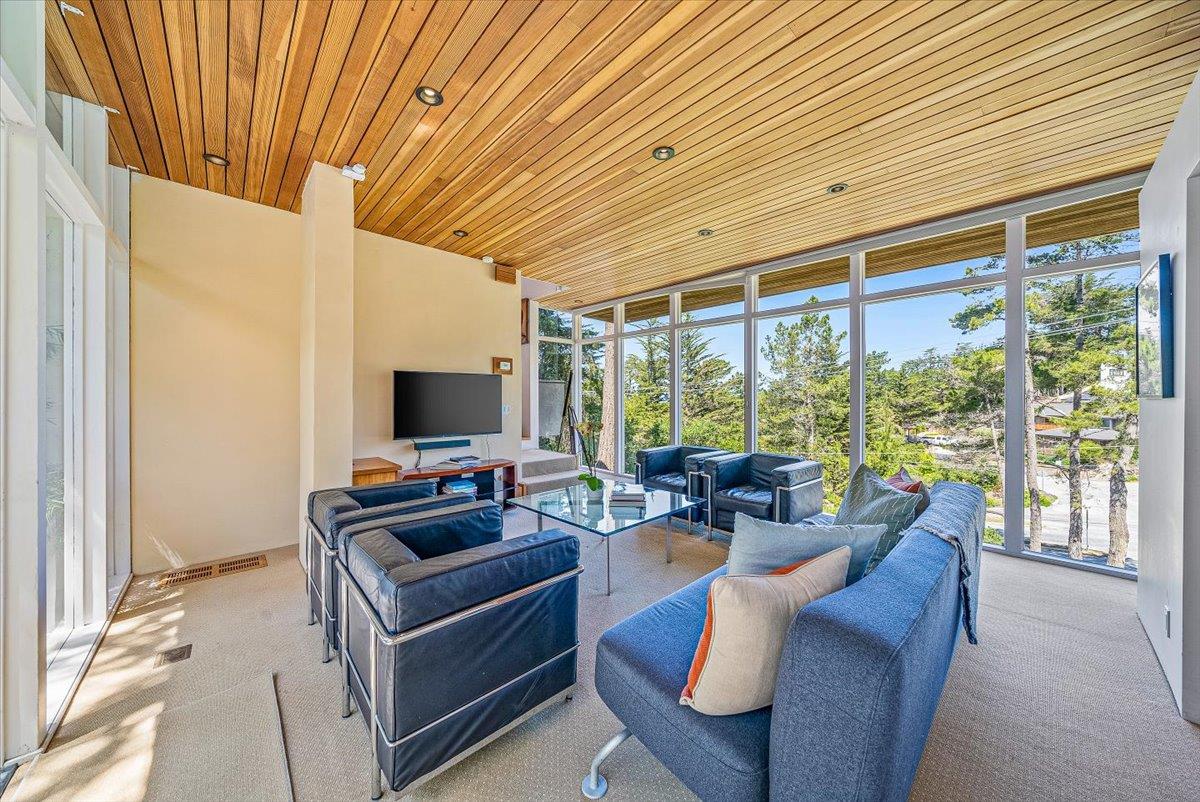 Detail Gallery Image 12 of 36 For 24620 Lower Trl, Carmel,  CA 93923 - 2 Beds | 2 Baths