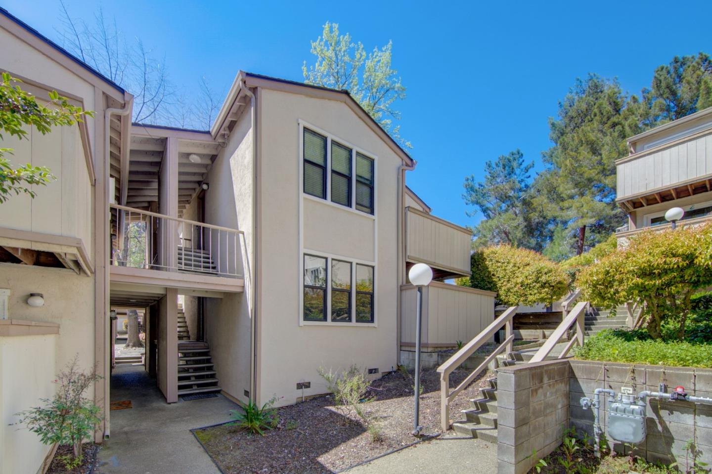 Photo of 385 Camelback Rd #8 in Pleasant Hill, CA
