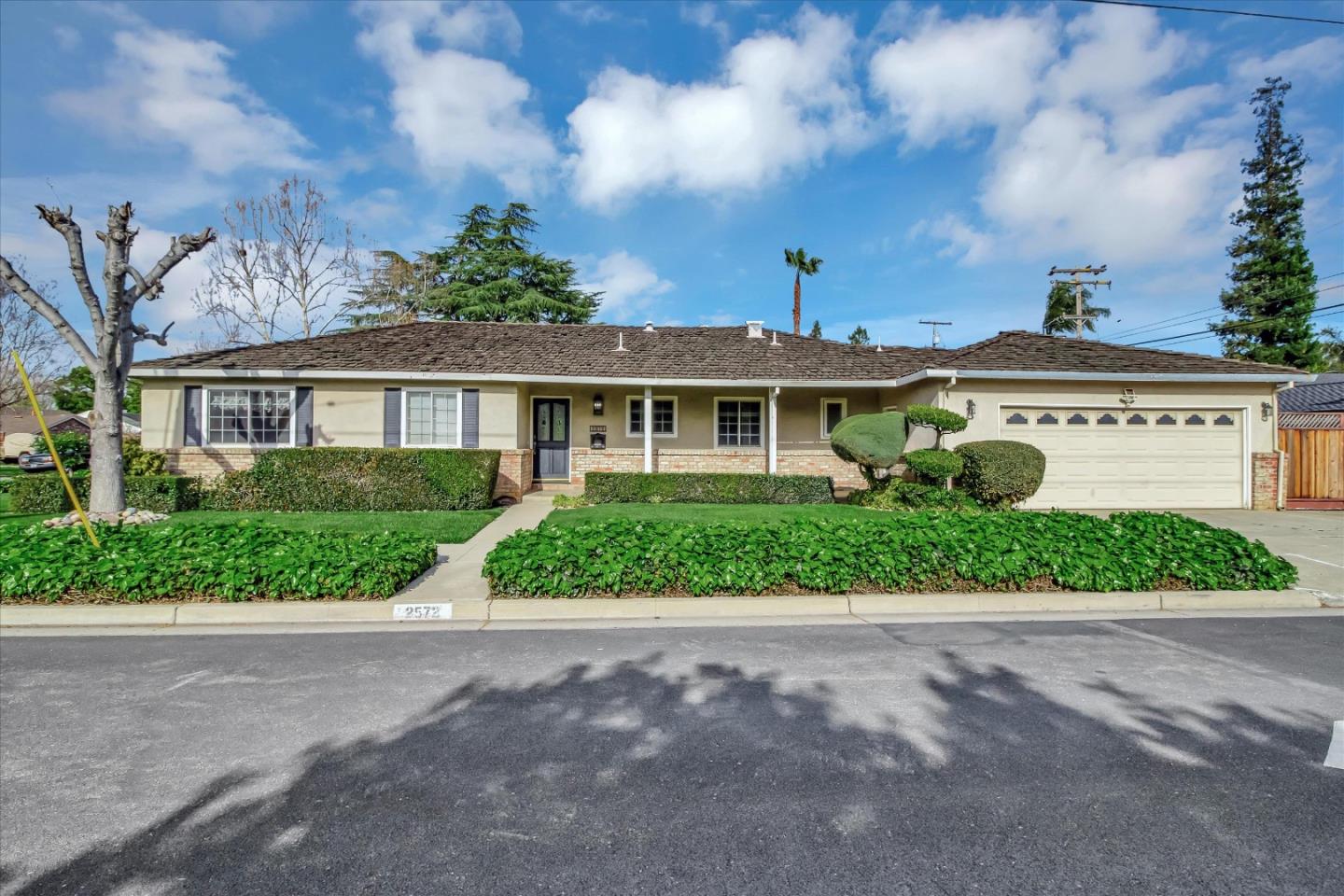 Detail Gallery Image 1 of 43 For 2572 Booksin Ave, San Jose,  CA 95125 - 4 Beds | 2/1 Baths