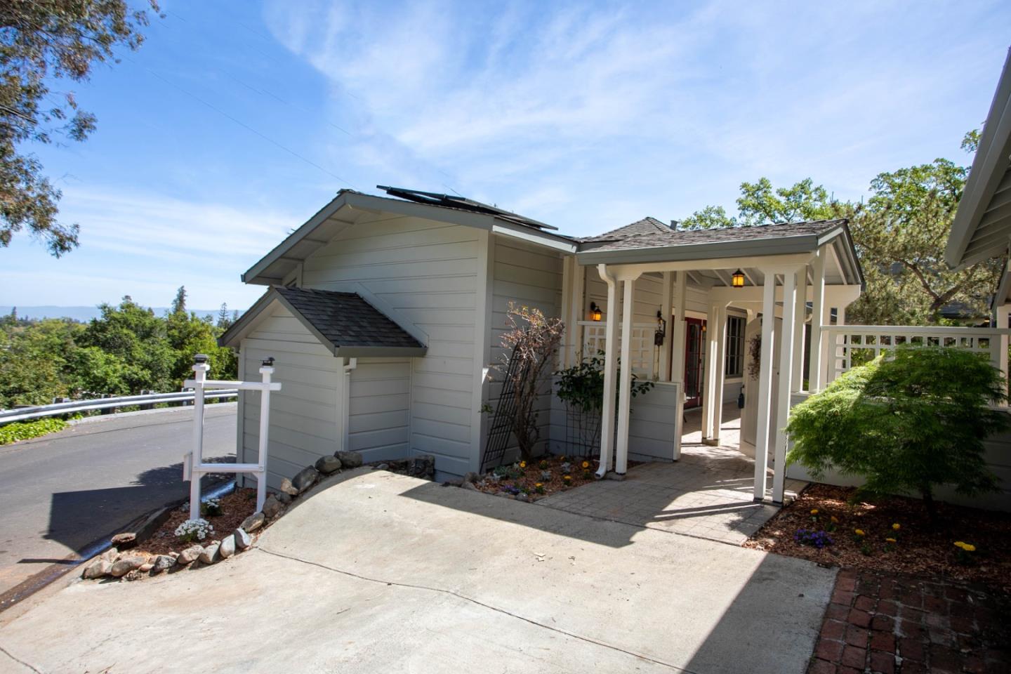 Detail Gallery Image 7 of 52 For 90 Cleland Ave, Los Gatos,  CA 95030 - 4 Beds | 2 Baths