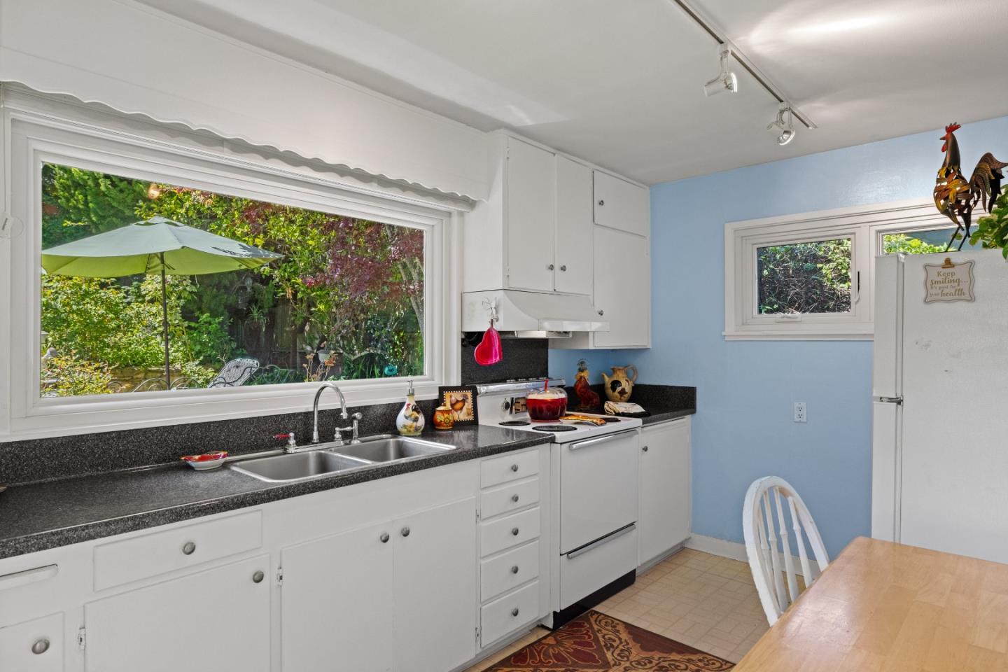 Detail Gallery Image 12 of 70 For 944 Doud St, Monterey,  CA 93940 - 2 Beds | 1 Baths