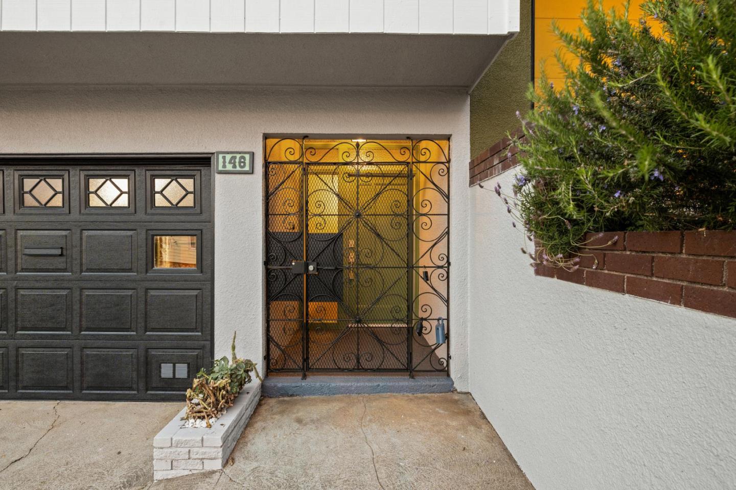 Detail Gallery Image 7 of 94 For 146 Bradford St, San Francisco,  CA 94110 - 4 Beds | 2 Baths