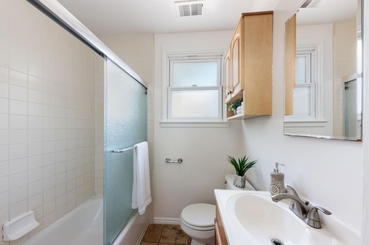 Detail Gallery Image 31 of 48 For 20 Prague St, San Mateo,  CA 94401 - 2 Beds | 1 Baths