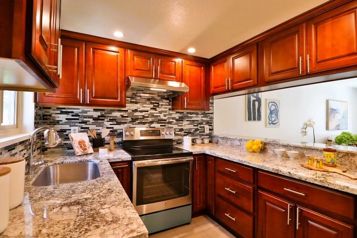 Detail Gallery Image 1 of 1 For 142 Castro St, San Leandro,  CA 94577 - 2 Beds | 1/1 Baths