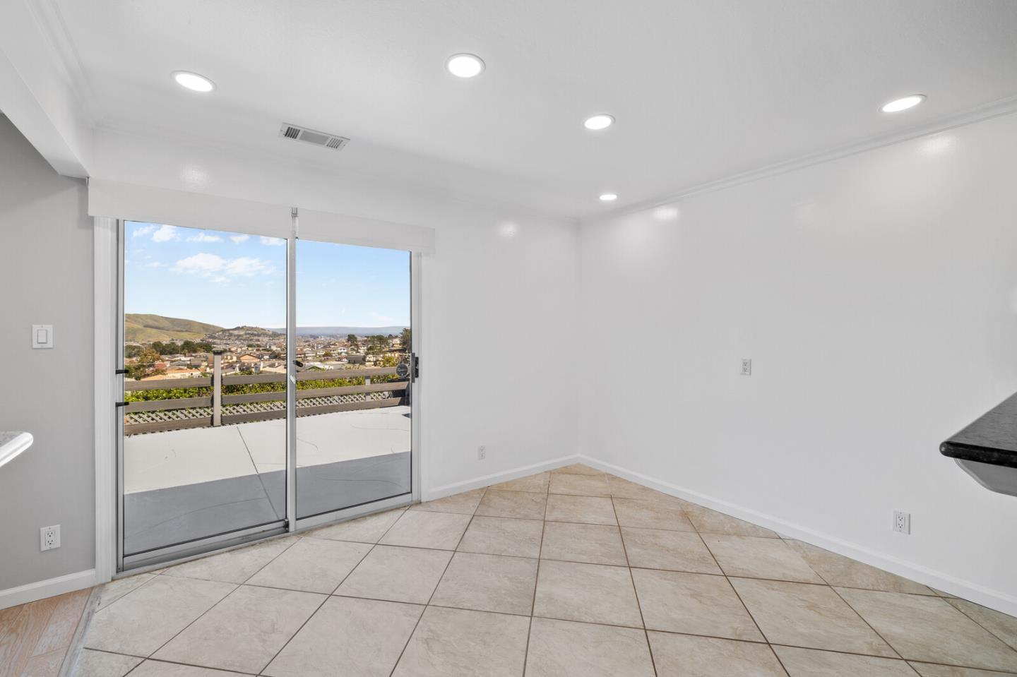 Detail Gallery Image 8 of 15 For 55 Penhurst Ave, Daly City,  CA 94015 - 3 Beds | 2 Baths
