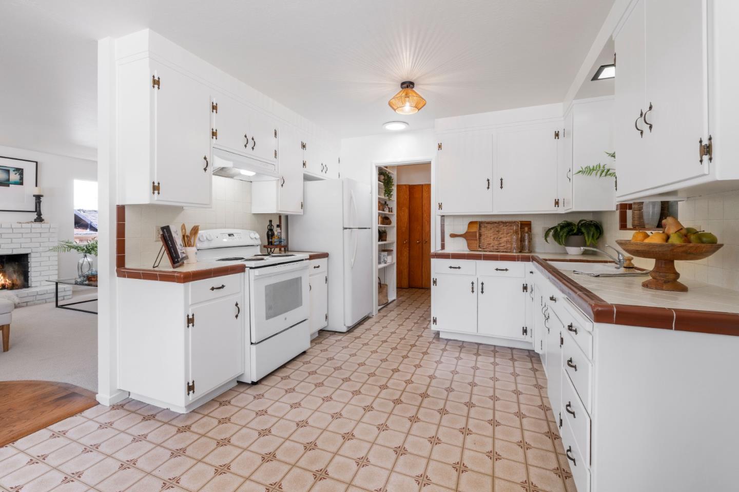 Detail Gallery Image 12 of 37 For 807 Rosedale Ave, Capitola,  CA 95010 - 3 Beds | 2 Baths