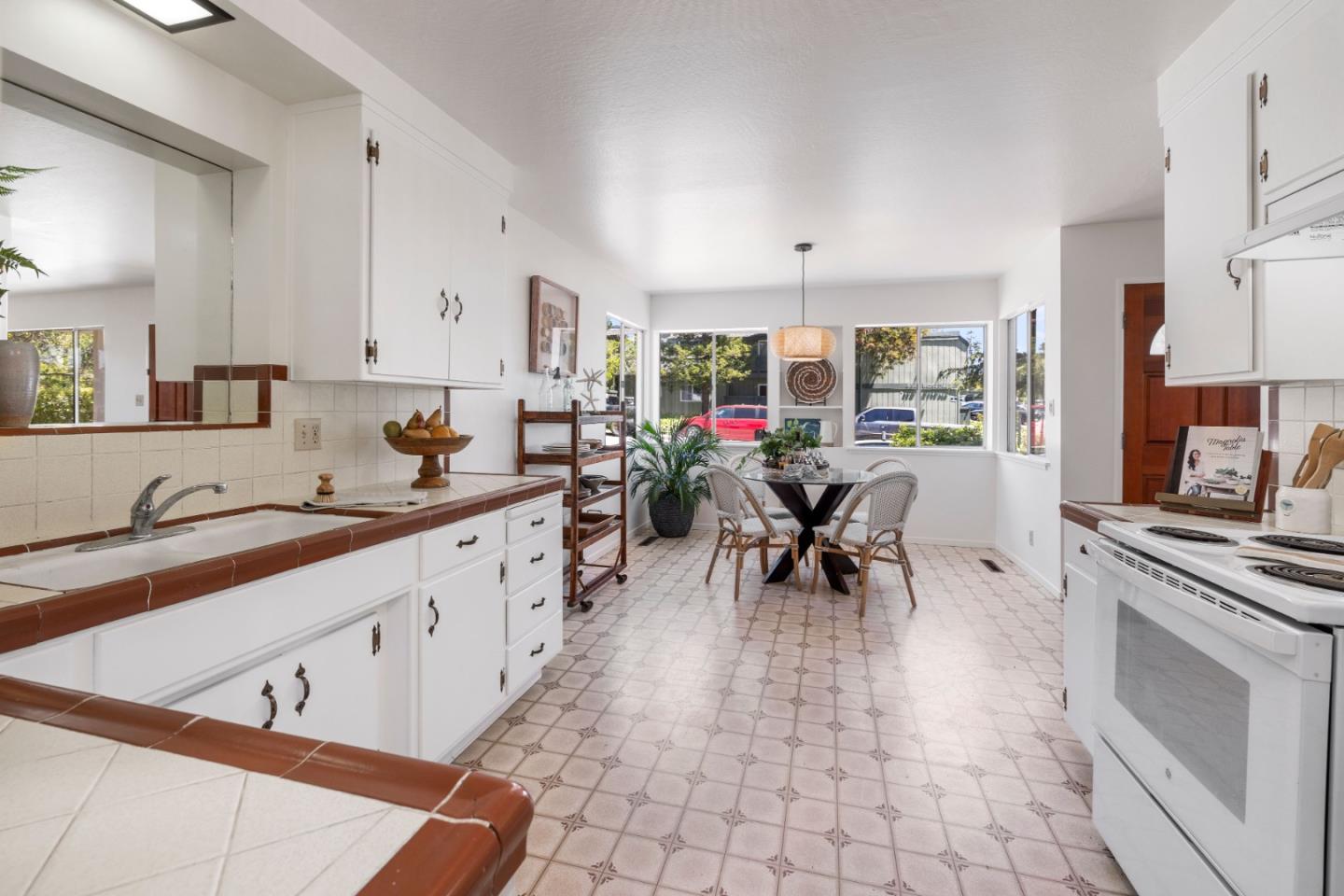 Detail Gallery Image 13 of 37 For 807 Rosedale Ave, Capitola,  CA 95010 - 3 Beds | 2 Baths